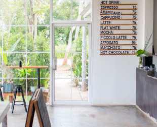 利用イメージ：レストラン・カフェの通用口